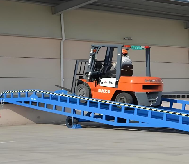 昌江移动式卸货平台（叉车用）